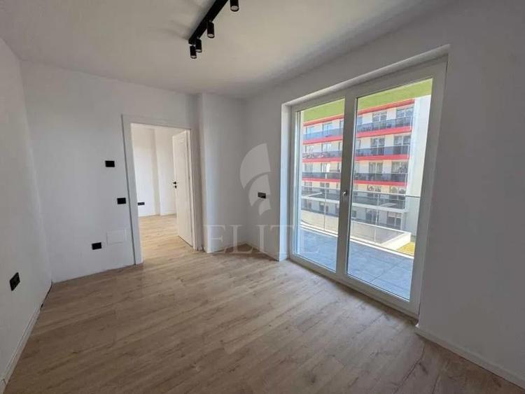 Apartament cu 2 camere semidecomandat, mobilat în Mărăști