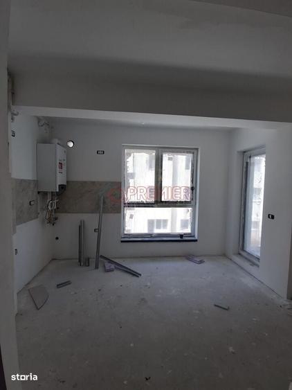 Apartament cu 4 camere în Apărătorii Patriei