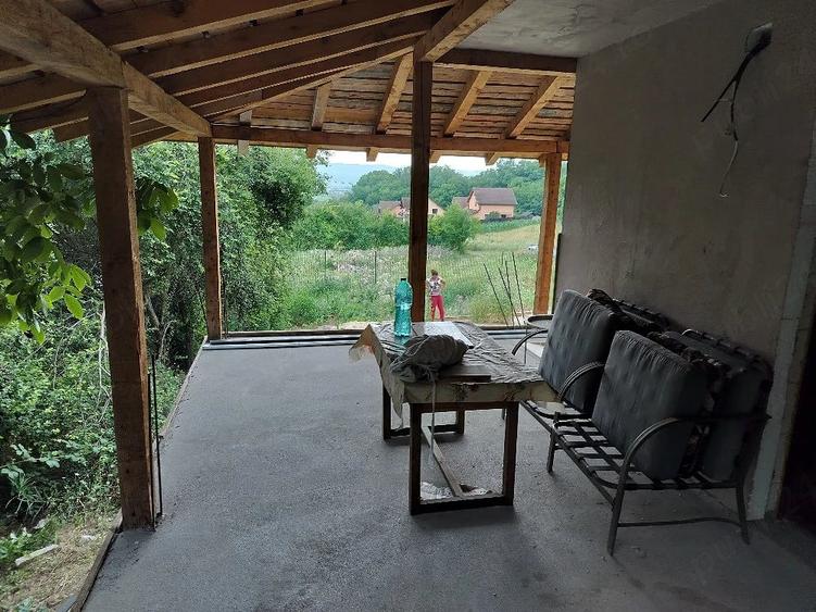 Casă cu Teren 1200 Mp în Copăcelu