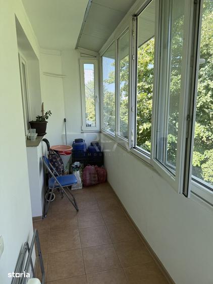 Apartament cu 4 camere semidecomandat în Drumul Taberei