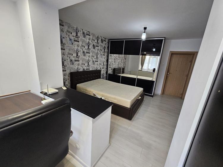 Apartament cu 3 camere, mobilat în Decebal