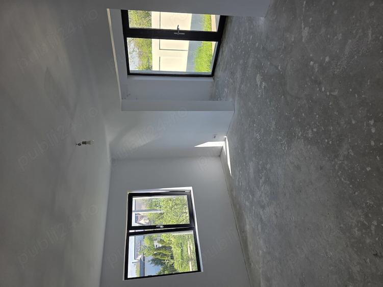 Casă cu 6 camere cu Teren 500 Mp în Spătaru