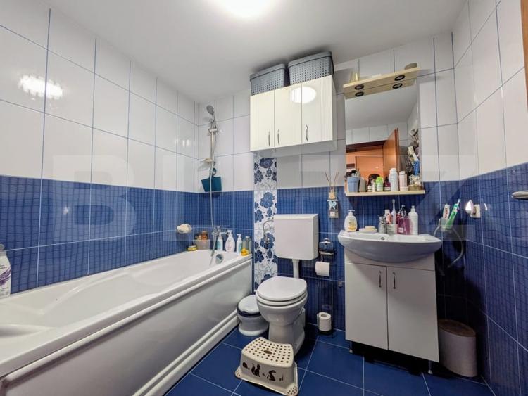 Apartament cu 6 camere decomandat, mobilat în Steaua