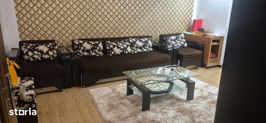 Apartament cu 3 camere decomandat în Mărășești