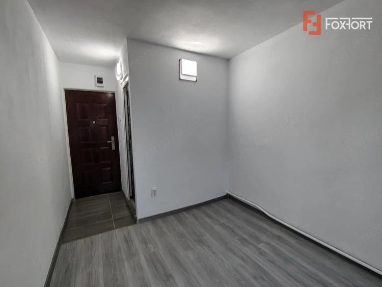 Garsonieră decomandată în Poltur