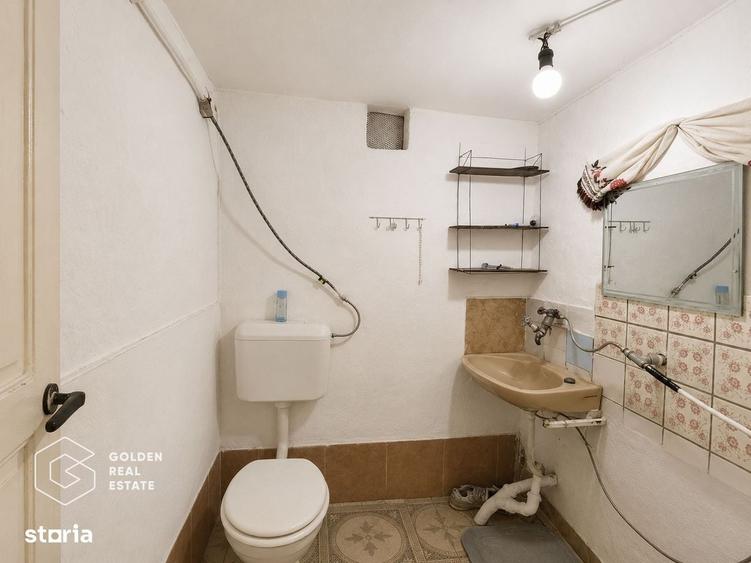 Casă cu 4 camere decomandat cu Teren 420 Mp în Central