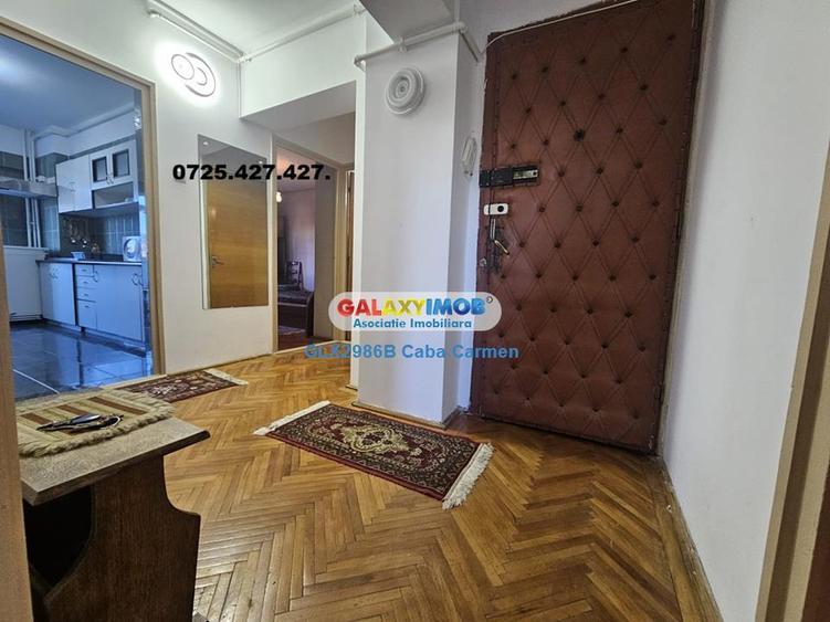 Apartament cu 3 camere decomandat în Republicii