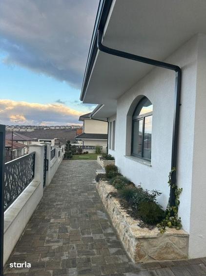 Casă cu 5 camere cu Teren 400 Mp în Apahida