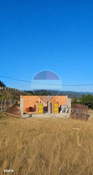 Casa / Vila cu 4 camere de vanzare - 3