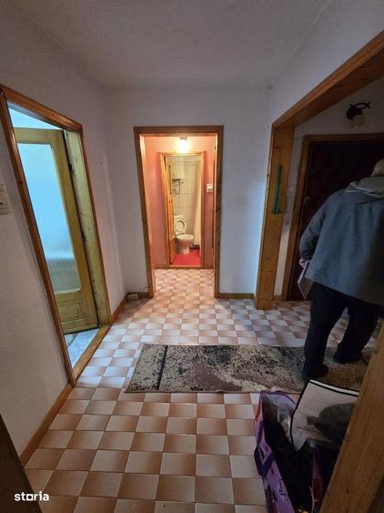 Apartament cu 4 camere decomandat în Central