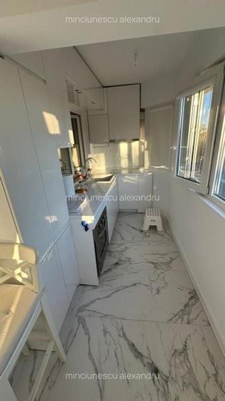 Apartament cu 3 camere semidecomandat în Exterior Vest