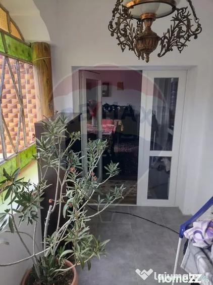 Casă cu 6 camere cu Teren 1000 Mp în Central