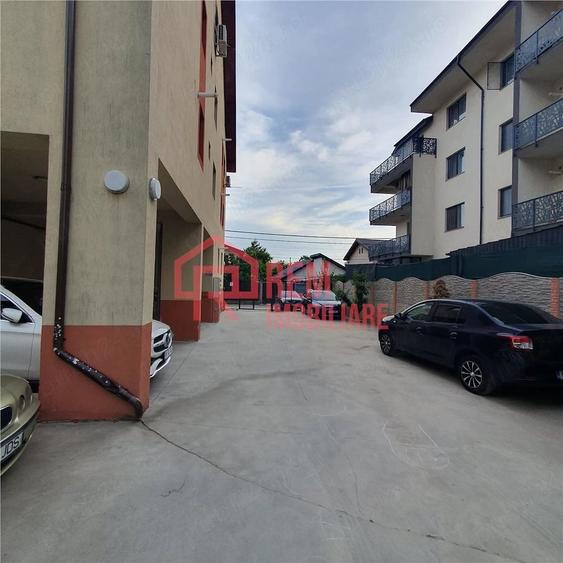 Apartament cu 3 camere decomandat în Fundeni