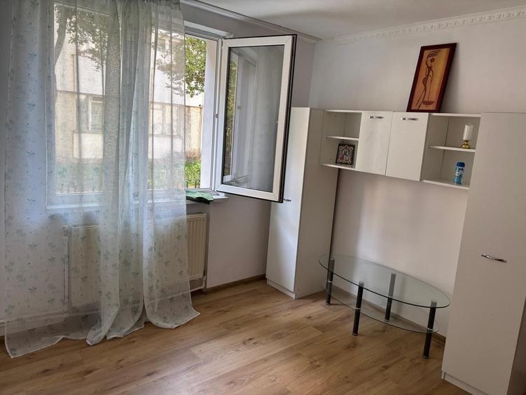 Garsonieră decomandată în Ciritei