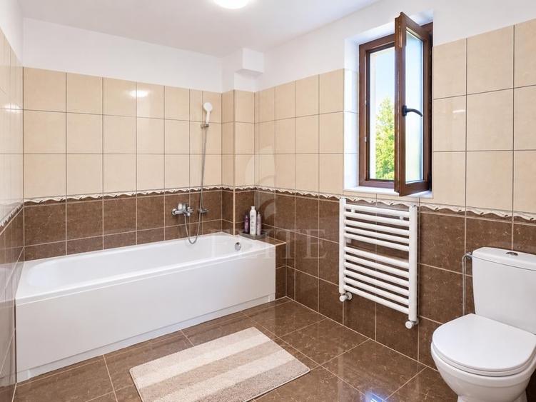 Apartament cu 3 camere decomandat în Andrei Mureșanu