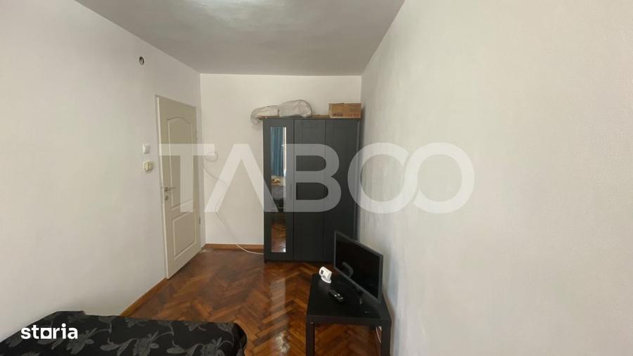Apartament cu 3 camere semidecomandat în Terezian