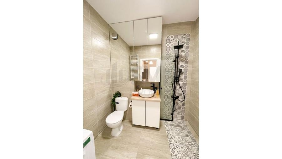 Apartament cu 3 camere semidecomandat, mobilat în Grozăvești