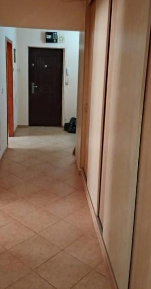 Apartament cu 2 camere semidecomandat în Iancului
