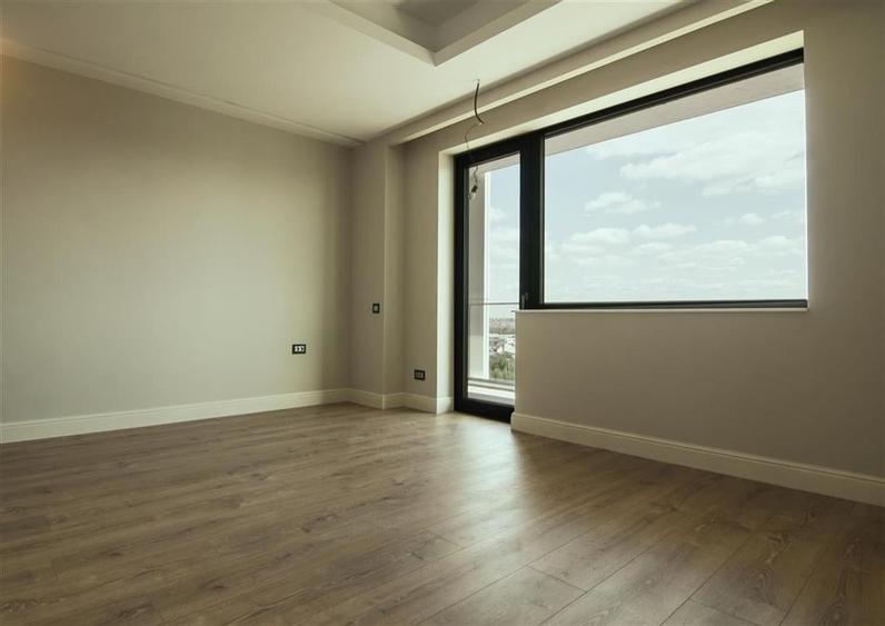 Apartament cu 5 camere decomandat în Herăstrău