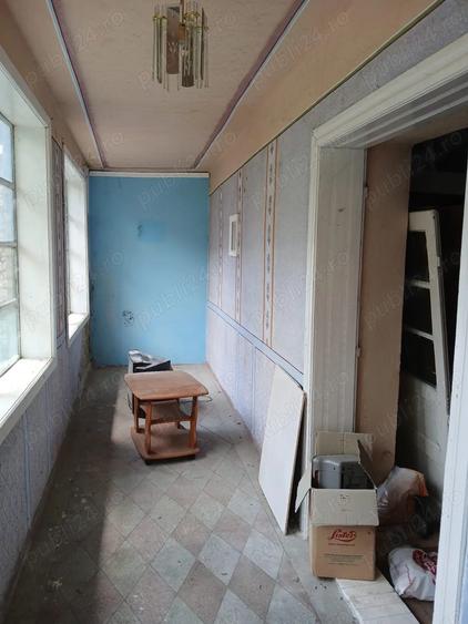 Casă cu 6 camere în Ciclova Română