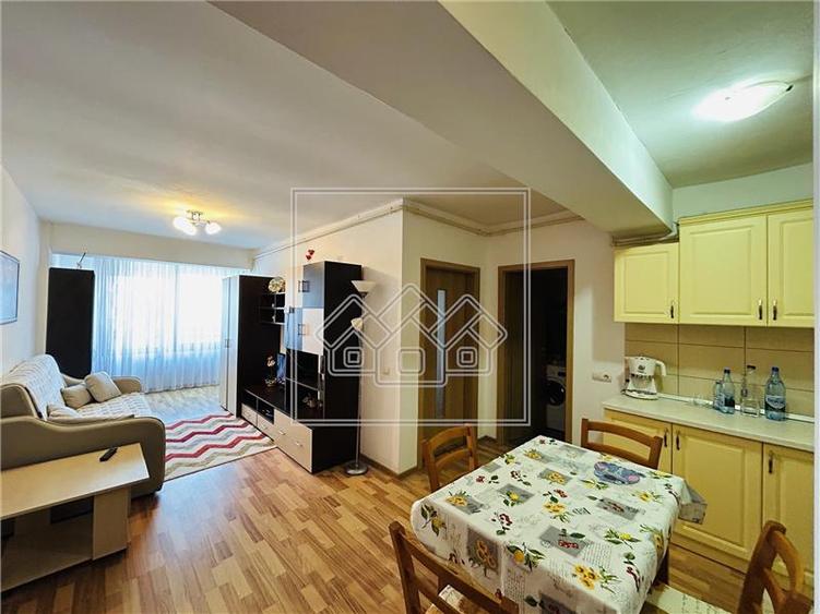 Apartament cu 2 camere decomandat în Exterior Sud