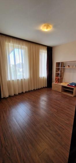 Casă cu Teren 100 Mp în Central