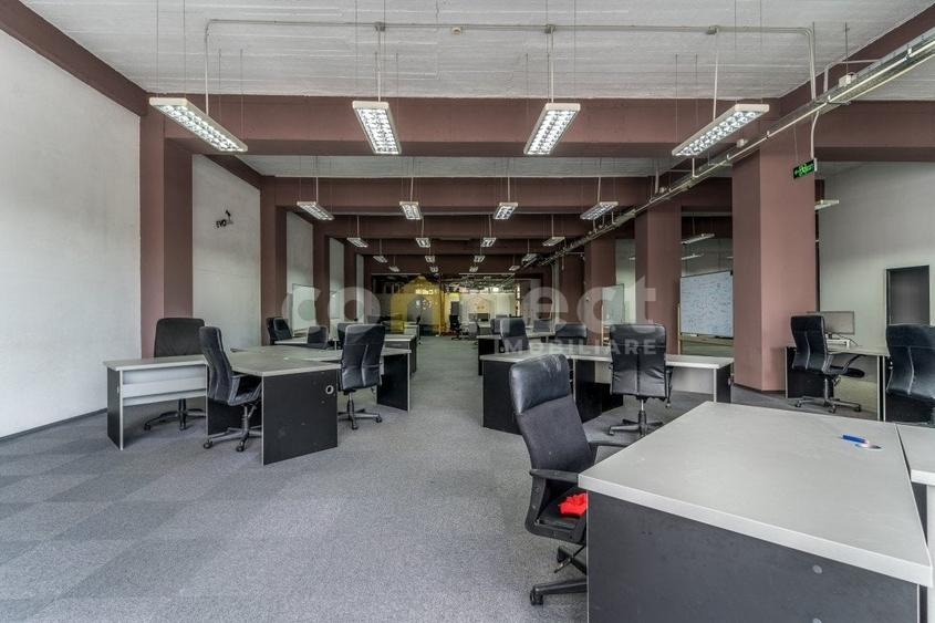 Birou, de 2,990 mp, în Central