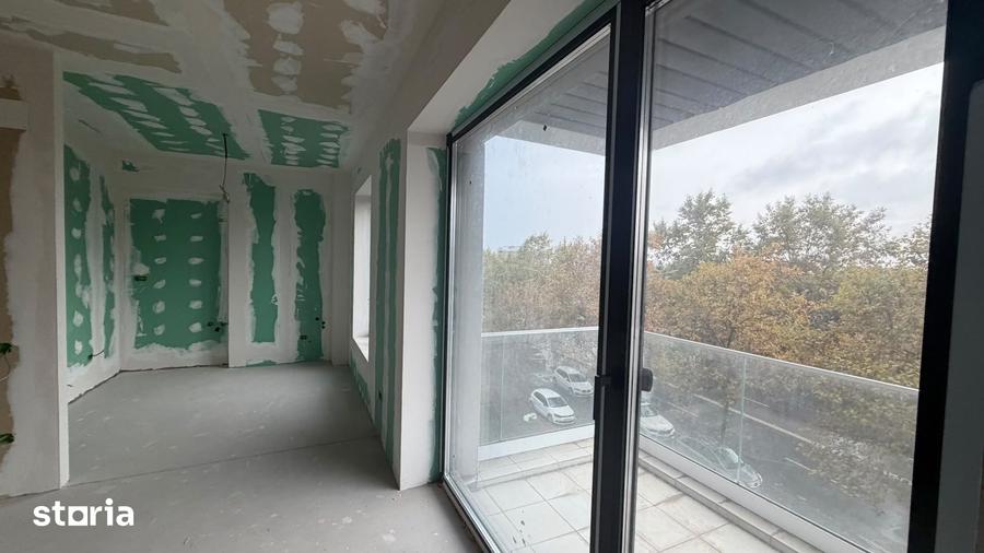 Apartament cu 3 camere decomandat în Sisești