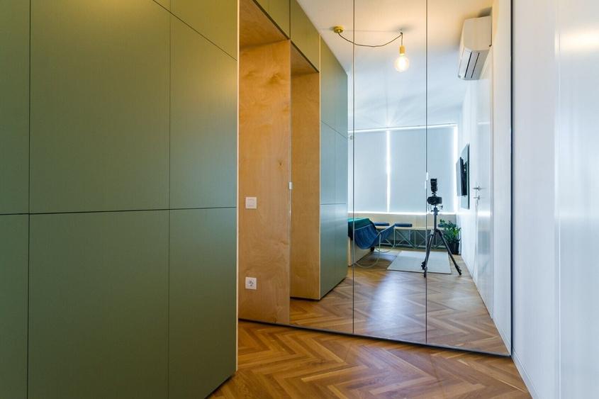 Apartament cu 4 camere decomandat, mobilat în Calea Victoriei