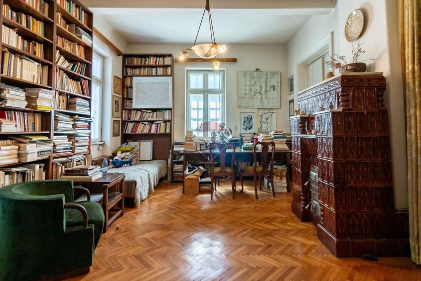 Casă individuală cu 7 camere cu Teren 241 Mp în Kiseleff