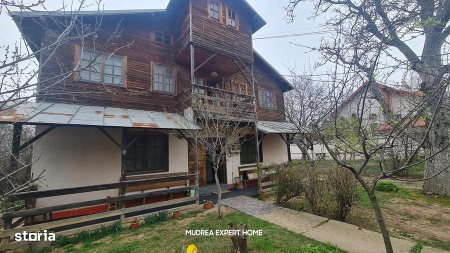 Casă cu 4 camere în Central