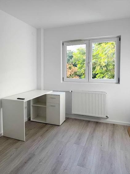 Apartament cu 4 camere decomandat în Ștefan cel Mare