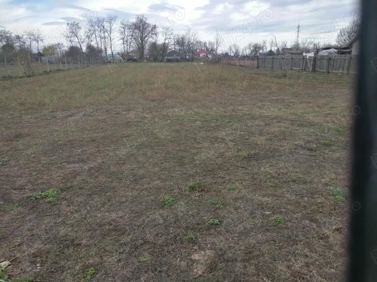 Teren de 3000 mp, în Urleasca