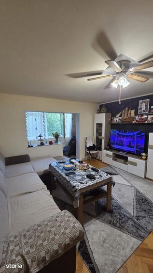 Apartament cu 3 camere în Micro 16
