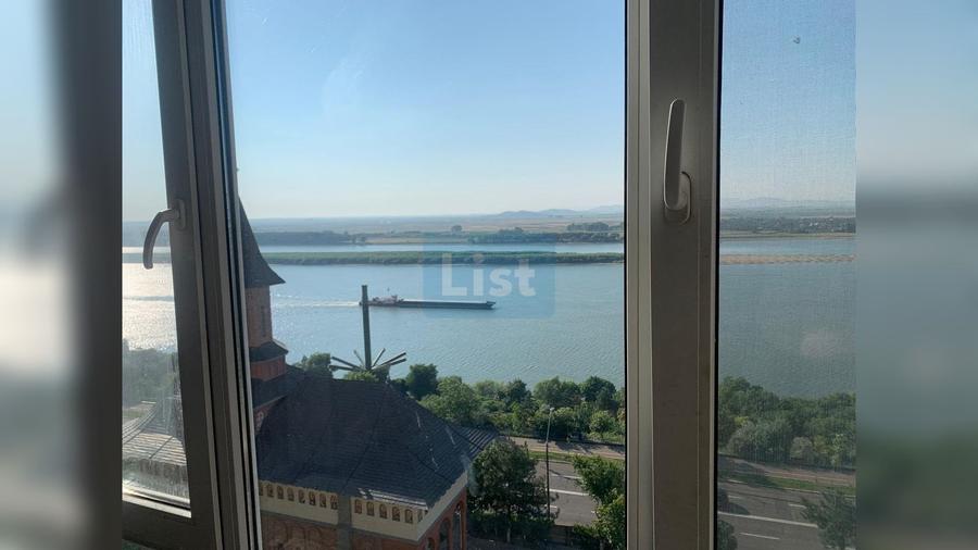 Apartament cu 3 camere decomandat în Faleză