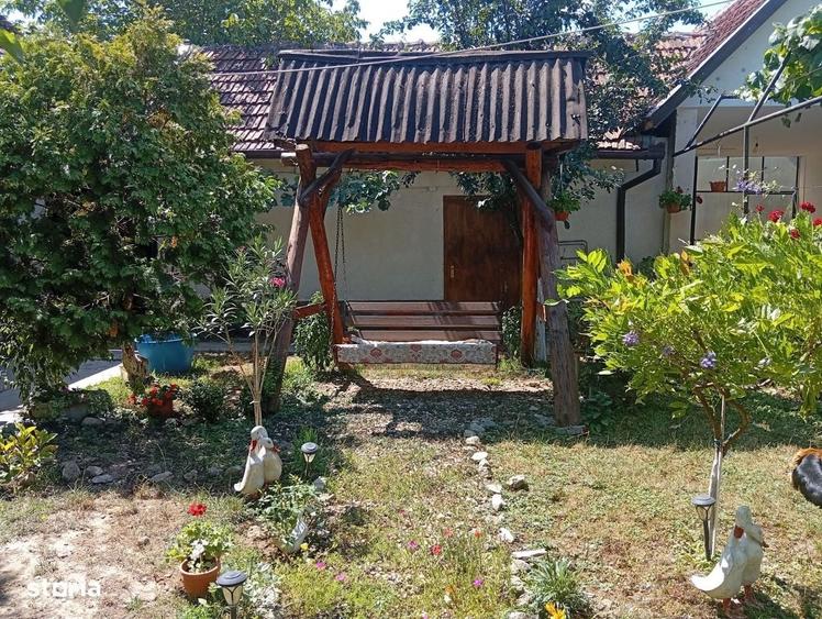 Casă cu 4 camere în Central