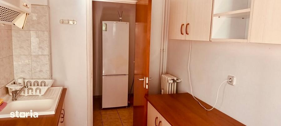 Apartament cu 2 camere decomandat, mobilat în Titan