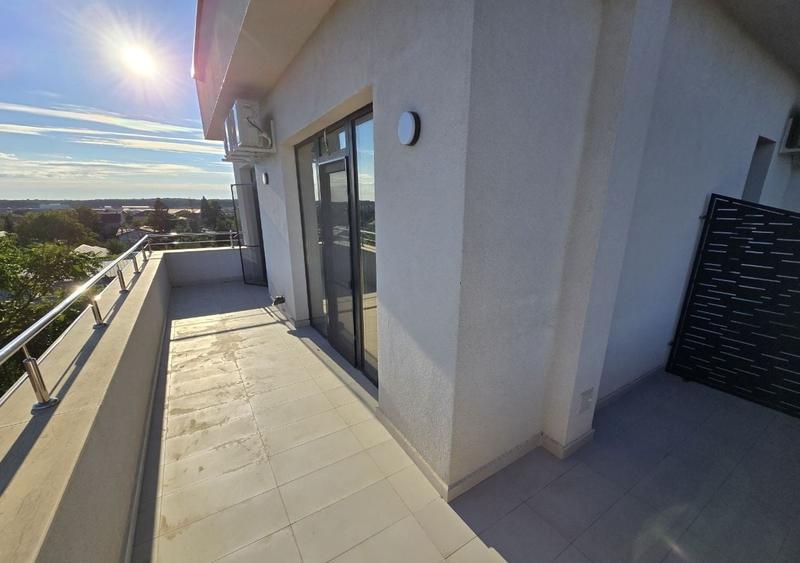 Apartament cu 3 camere semidecomandat în Tunari