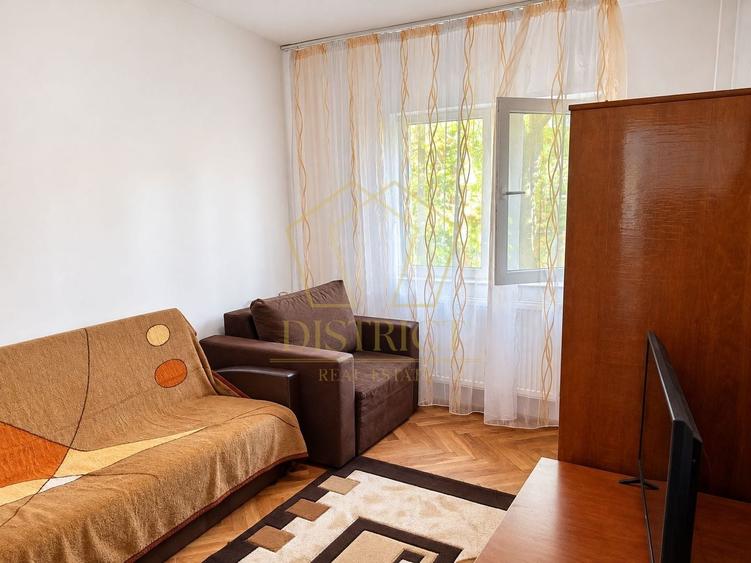Apartament cu 3 camere decomandat, mobilat în Aradului