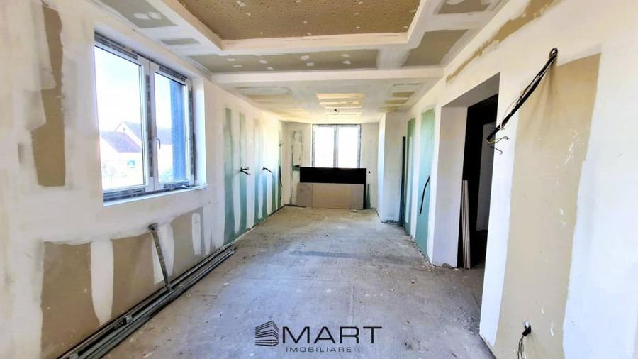 Casă cu 7 camere cu Teren 250 Mp în Șelimbăr