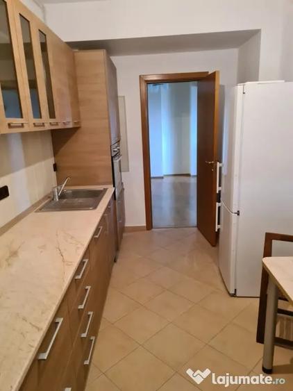 Apartament cu 3 camere decomandat în Foișorul de Foc