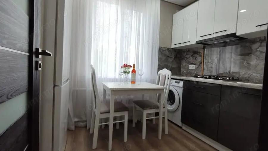 Garsonieră decomandată în Gorjului