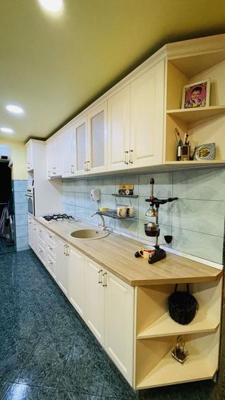 Apartament cu 2 camere decomandat, mobilat în