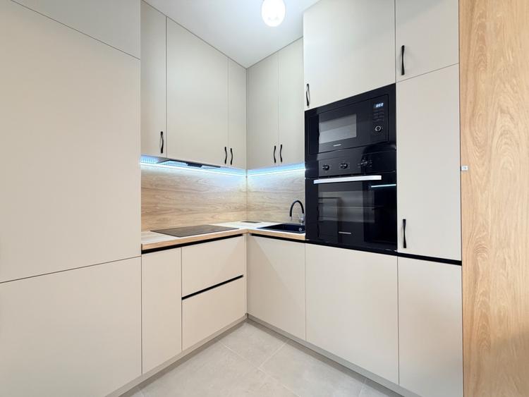 Apartament cu 3 camere decomandat, mobilat în Lipovei
