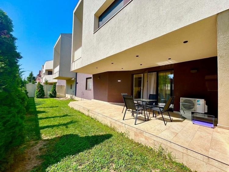 Duplex cu 6 camere cu Canalizare în Iancu Nicolae
