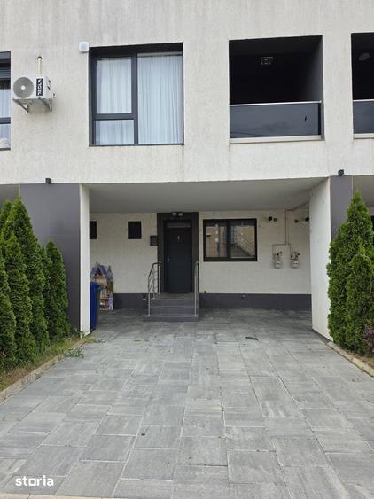 Casă cu 4 camere cu Teren 30 Mp în Central
