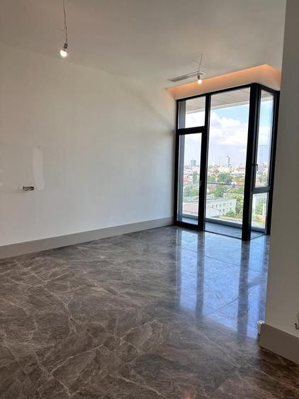 Penthouse cu 4 camere decomandat în Barbu Văcărescu