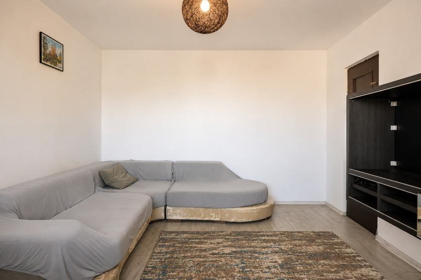 Apartament cu 3 camere, mobilat în Tomis III