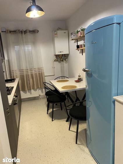 Apartament cu 3 camere, mobilat în Sub Arini