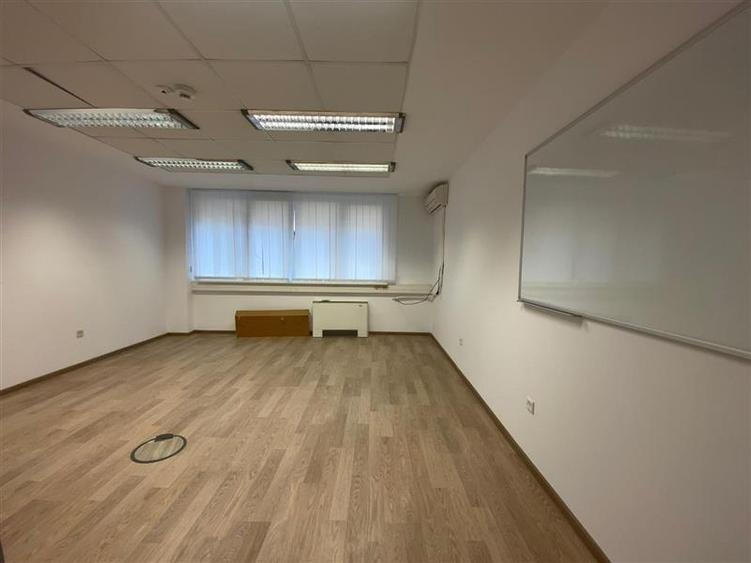 Birou, de 420 mp, în Sala Palatului